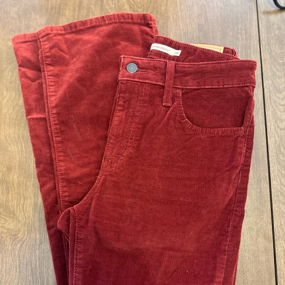 Levi's 725 Highrise Burgundy BootCut Corduroy Pants